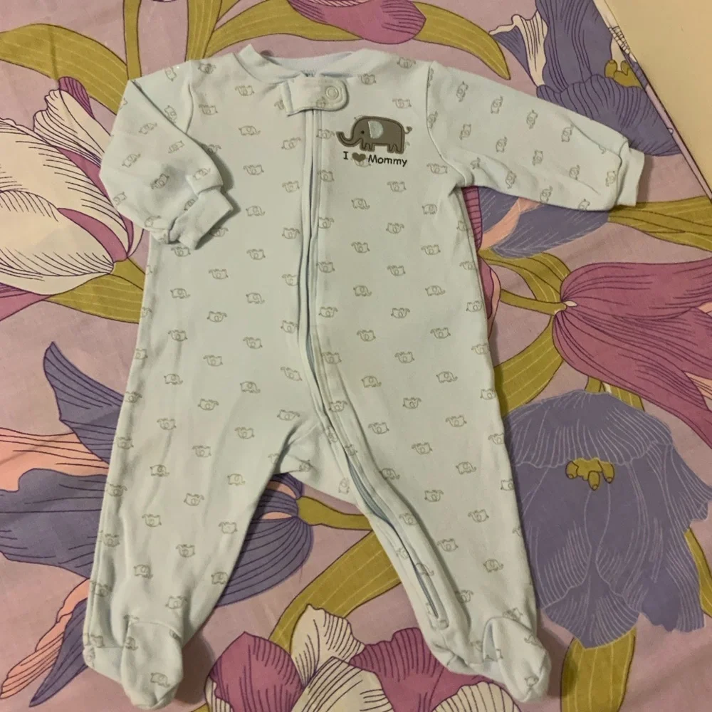 EUC Carter’s Baby I ❤️my Mommy & Elephant Embroidered Footed Blue/Gray 3M